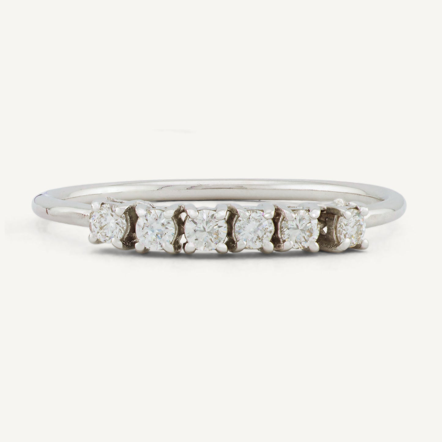 18K White Gold Six-Stone Diamond Ring with Natural Diamonds