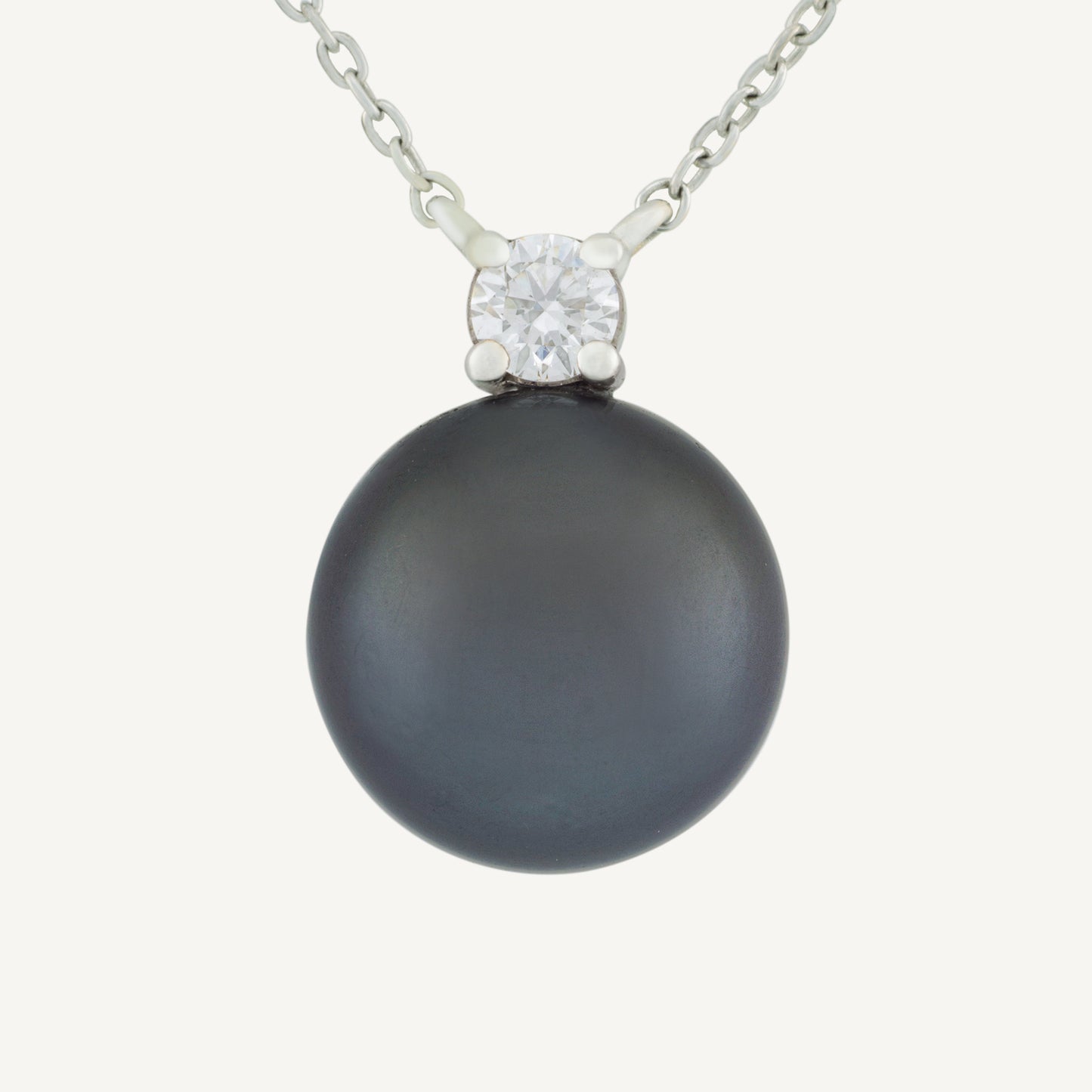 18K White Gold Tahitian Pearl and Diamond Necklace With Natural Tahitian Pearl and Diamond