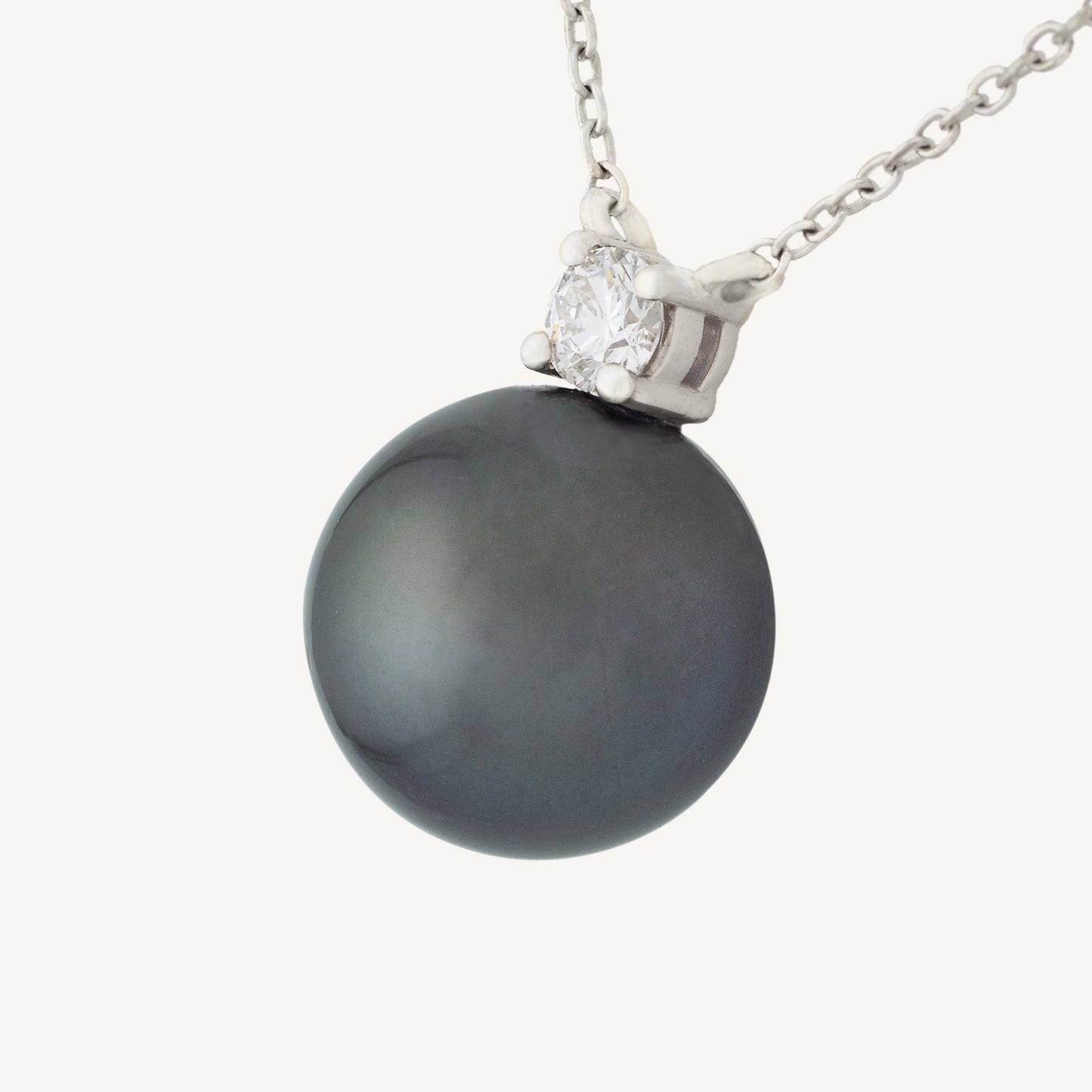 18K White Gold Tahitian Pearl and Diamond Necklace With Natural Tahitian Pearl and Diamond