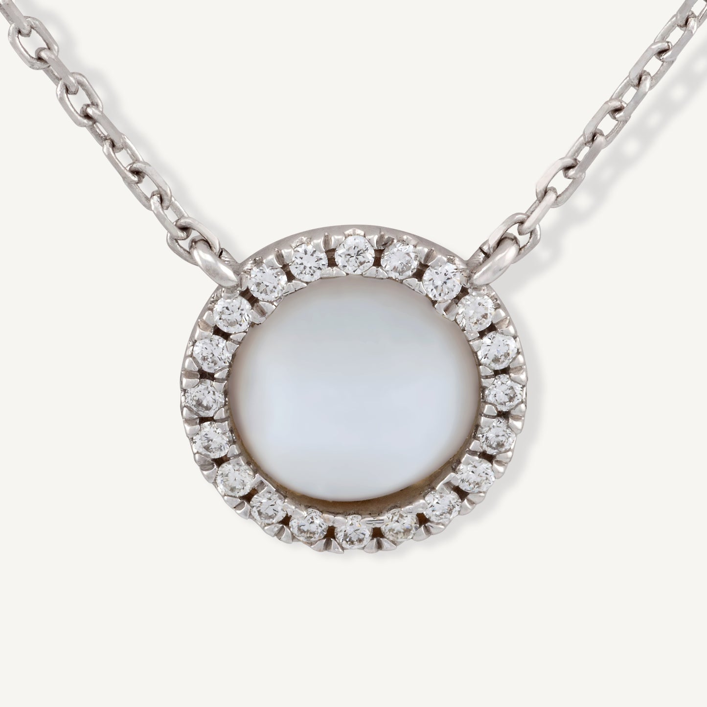 18K White Gold Mother of Pearl Necklace with Natural Mother of Pearl