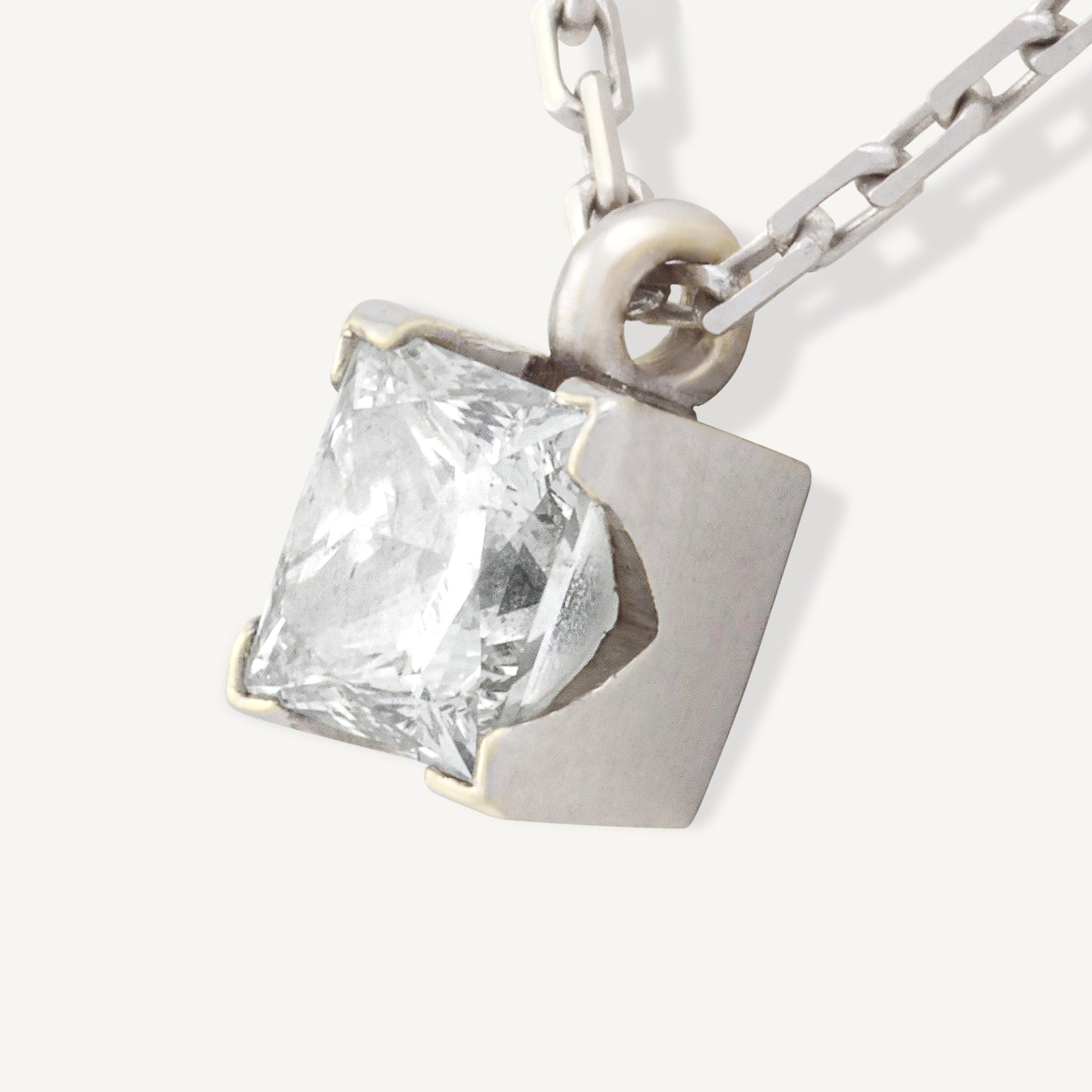 18K White Gold Princess Cut Diamond Necklace with a Natural 1 Carat Diamond