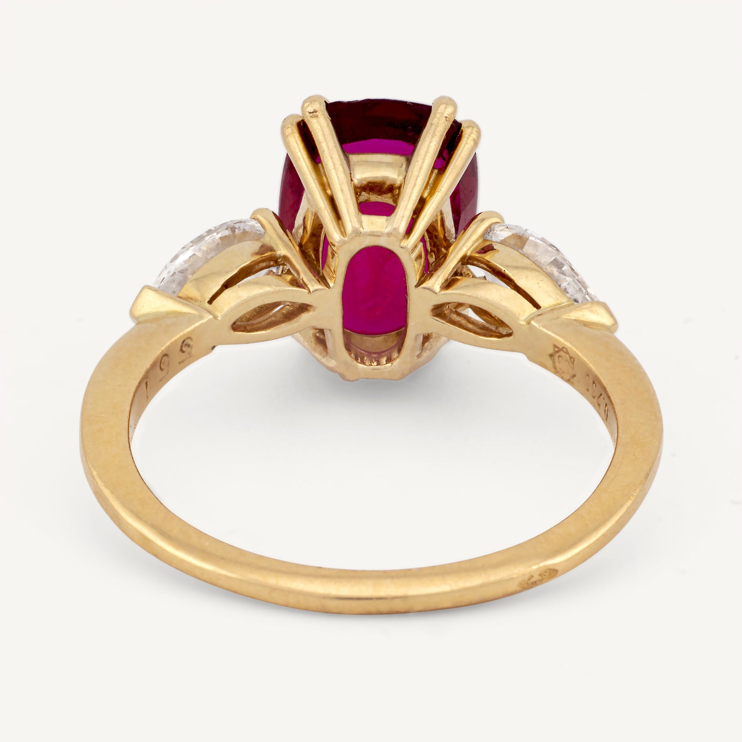 18K Yellow Gold Natural 2.70 Carat Siam Ruby and Diamond Ring