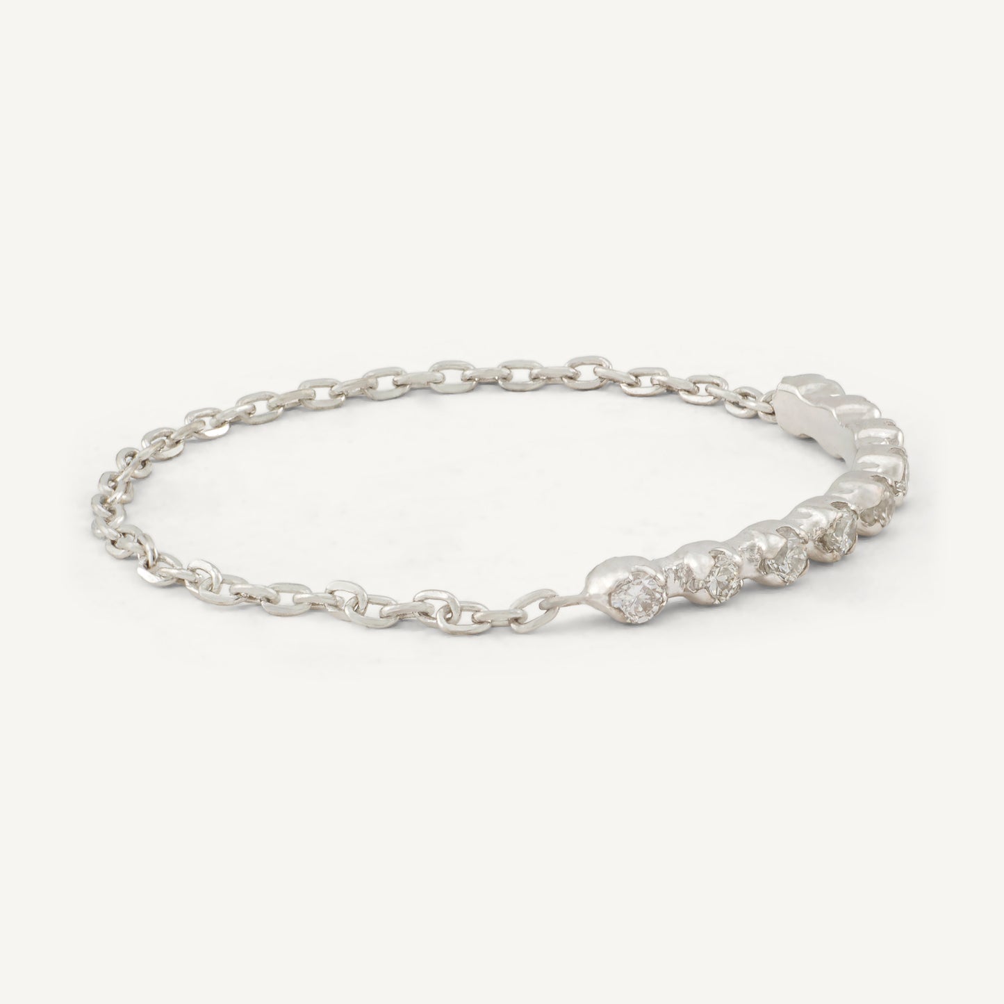 18K White Gold Diamond Chain Ring with Natural Diamonds