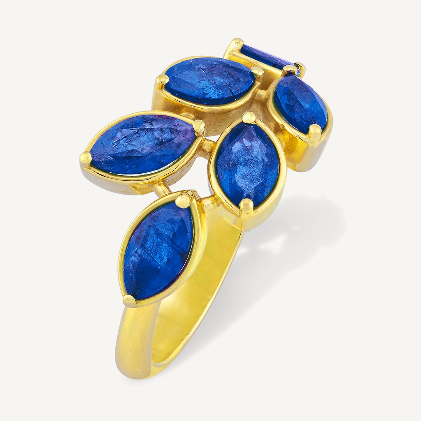 18K Yellow Gold Sapphire Laurel Ring with Natural Blue Sapphires