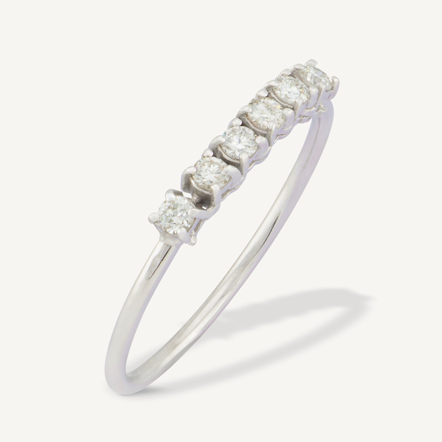 18K White Gold Six-Stone Diamond Ring with Natural Diamonds