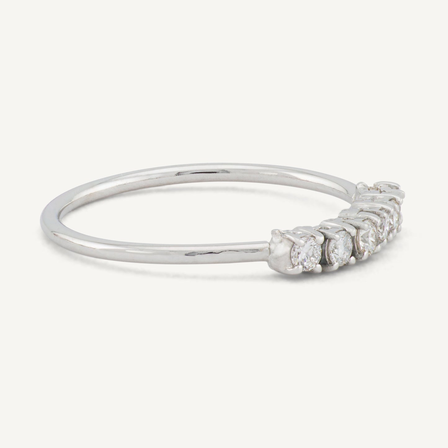 18K White Gold Six-Stone Diamond Ring with Natural Diamonds